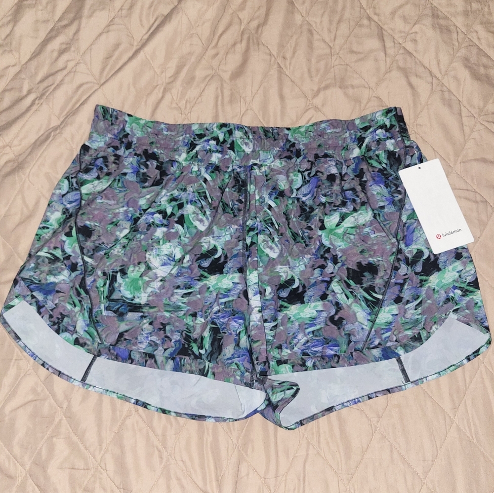 lululemon athletica Track That Shorts~MR~5 Inch Inseam~18~NWT.